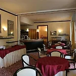 Giardinetto 3* 데센자노델가르다